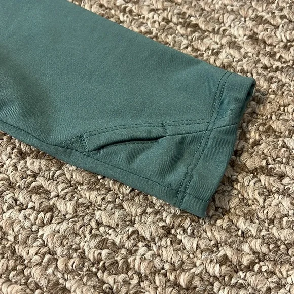 Women’s Green Adidas Golf 1/4 Quarter Zip - Picture 10 of 12